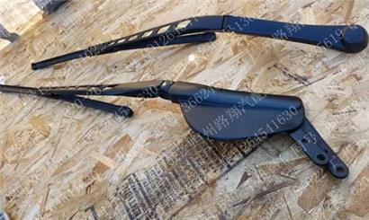 宝马523LI雨刮臂