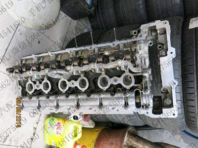 宝马520LI缸盖