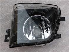 宝马750LI前雾灯