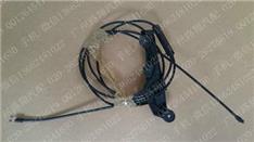 宝马520I机盖拉线