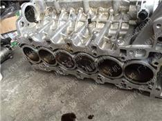 宝马M135I中缸体