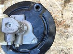 宝马318I刹车总泵