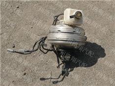 宝马650I刹车总泵