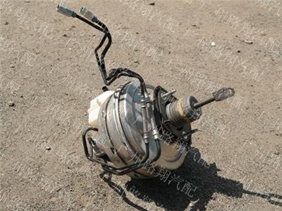 宝马640I刹车总泵