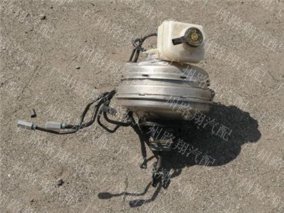 宝马650I刹车总泵