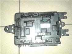 宝马330I保险丝盒