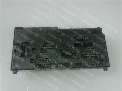 宝马530LI保险丝盒