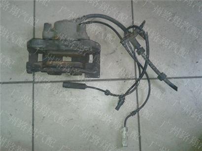 宝马330I刹车分泵