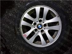 宝马325I钢圈