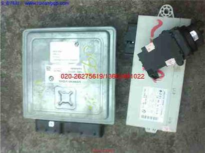 宝马523LI发动机电脑板