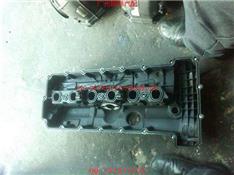 宝马523LI气门室盖