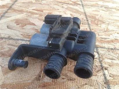 宝马X5暖风水阀