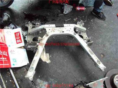 宝马750LI元宝梁