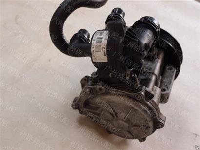 宝马X1方向机助力泵