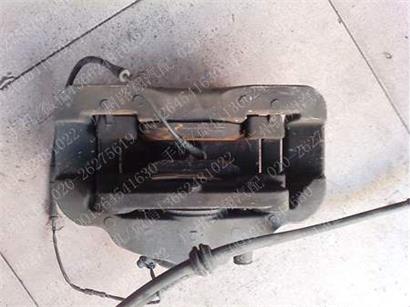 宝马525LI刹车分泵