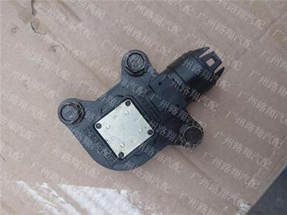 宝马530LI偏心轴位置传感器 11377524879