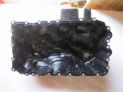 宝马125I发动机油底壳 1113 7618 512