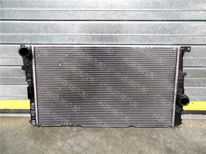 宝马318LI水箱-E90-F35