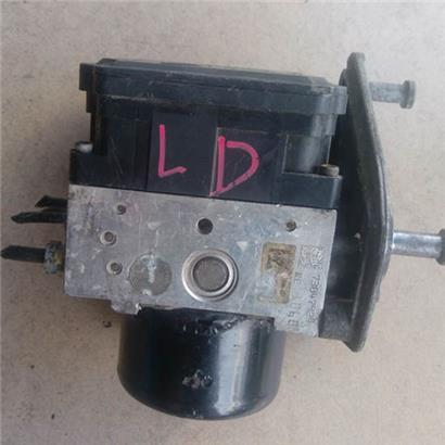 奔驰S300液压单元