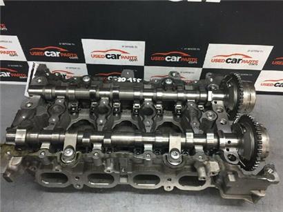 奔驰B200发动机缸盖-拆车件