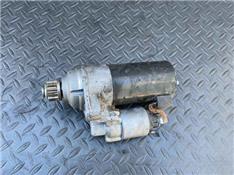 奔驰CLA200起动机-启动机