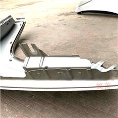 奔驰GLE320翼子板