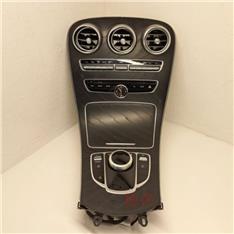 奔驰C63中控台