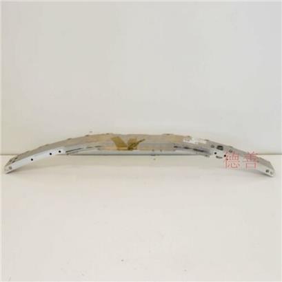 奔驰C300保险杠内铁