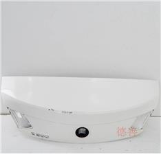 奔驰C180尾箱盖