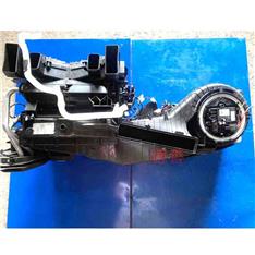 奔驰C180空调蒸发箱