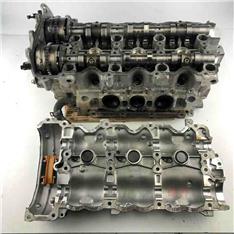 奔驰ML400汽缸盖