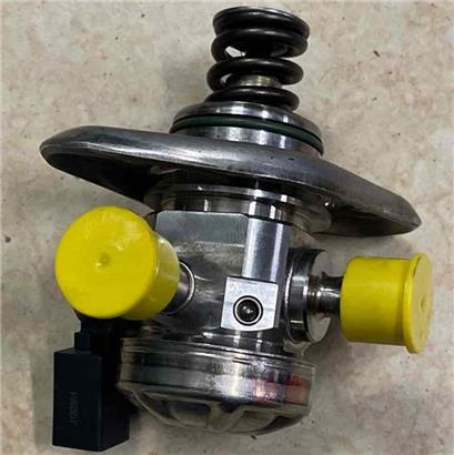 奔驰B180高压油泵